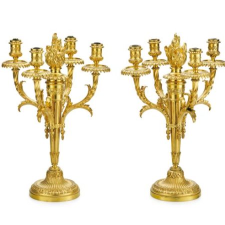 Pair of garandoles on the side