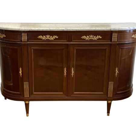 Elegantes Buffet im Louis XVI Stil
