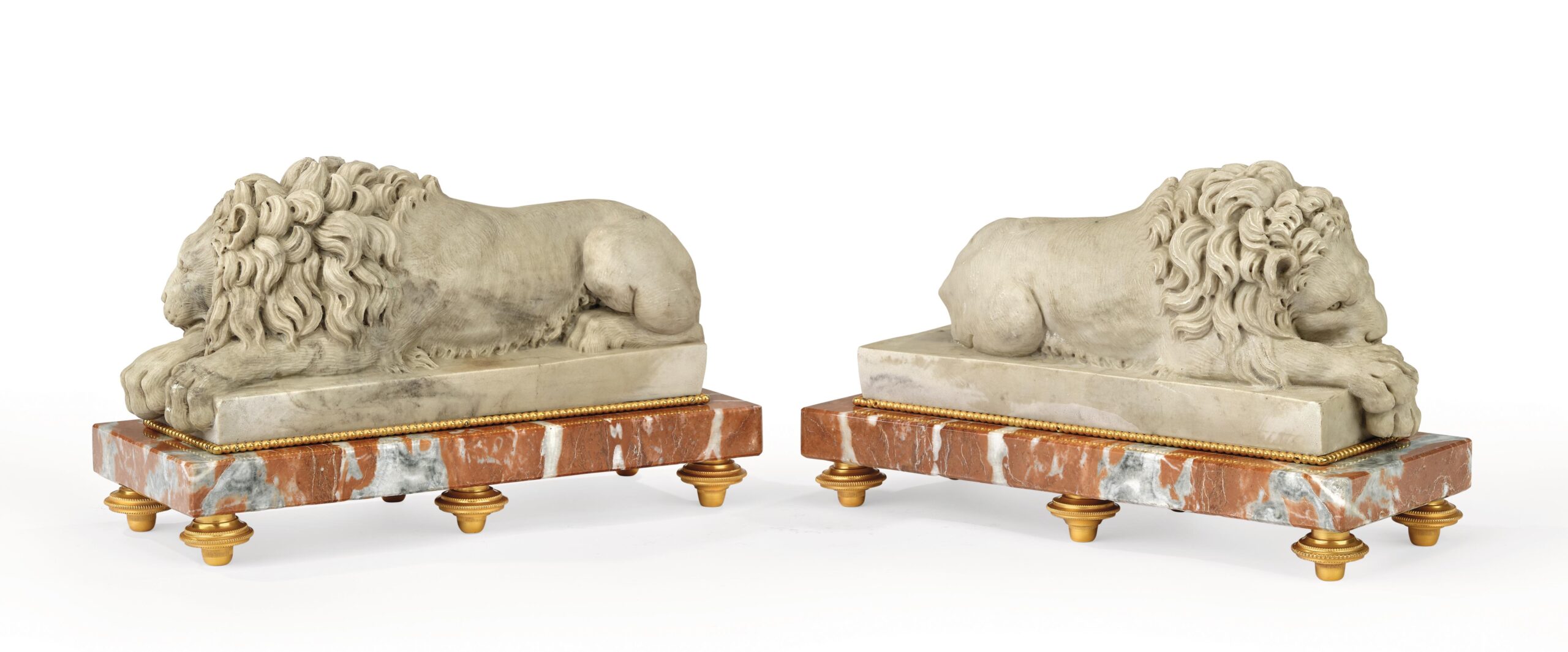 Decorative pair of reclining lions - Image 3