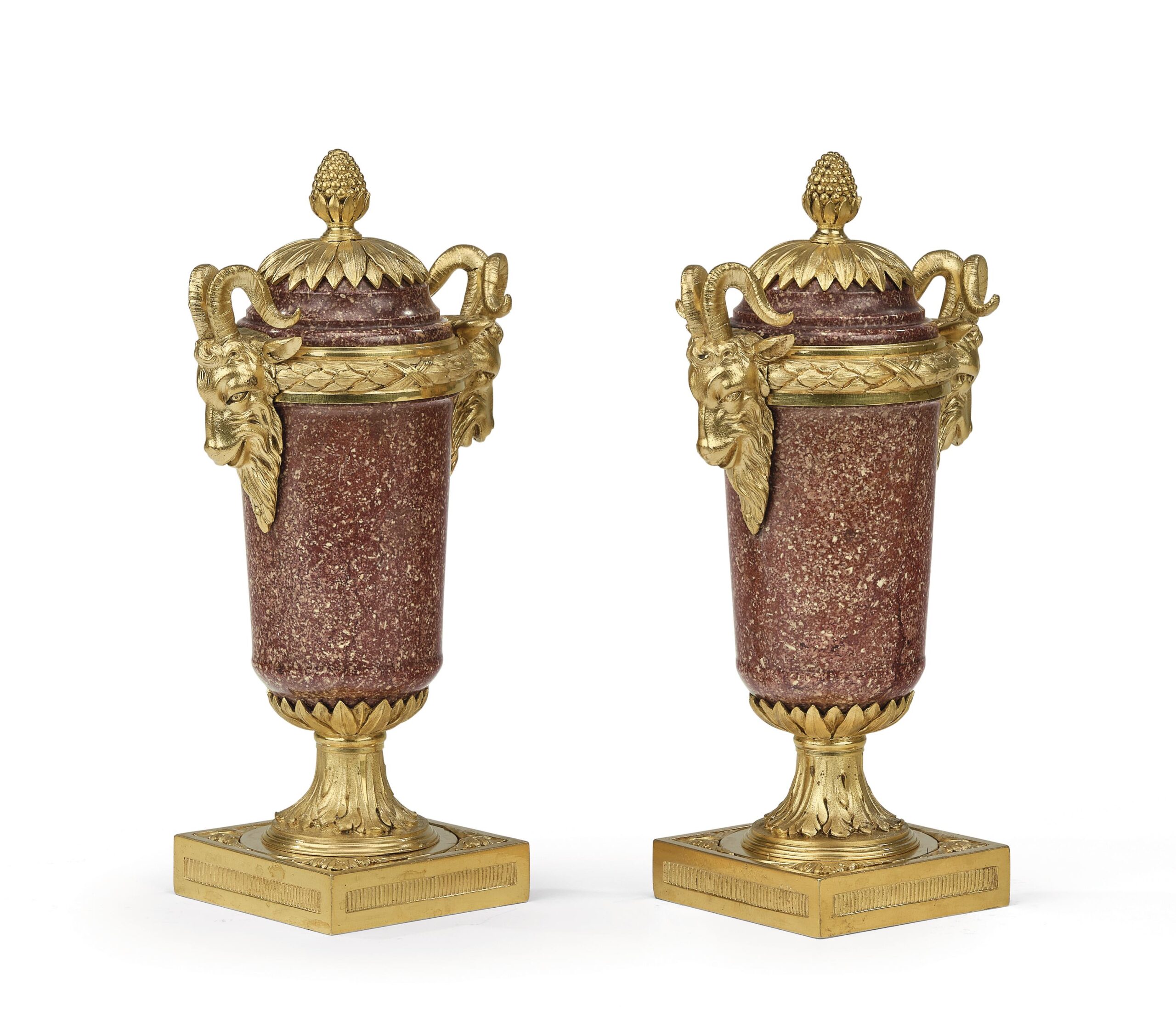 zierliches Paar französischer Aufsätze